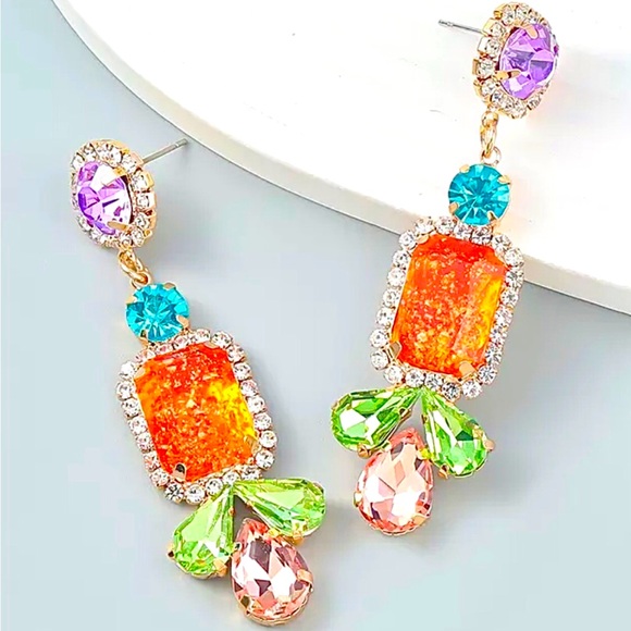 Cassandra - Earrings - Picture 1 of 1